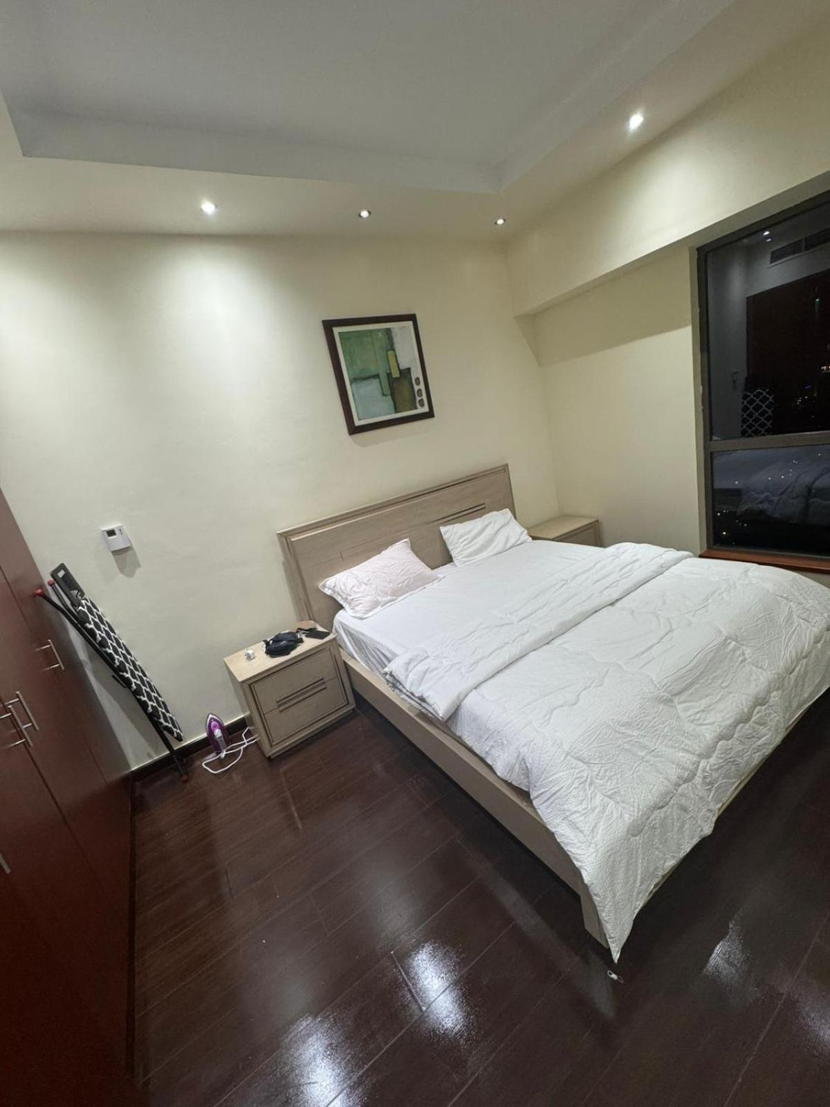 Sadaf 8 Jbr Luxury Master Bedroom Near Tram ดูไบ ภายนอก รูปภาพ