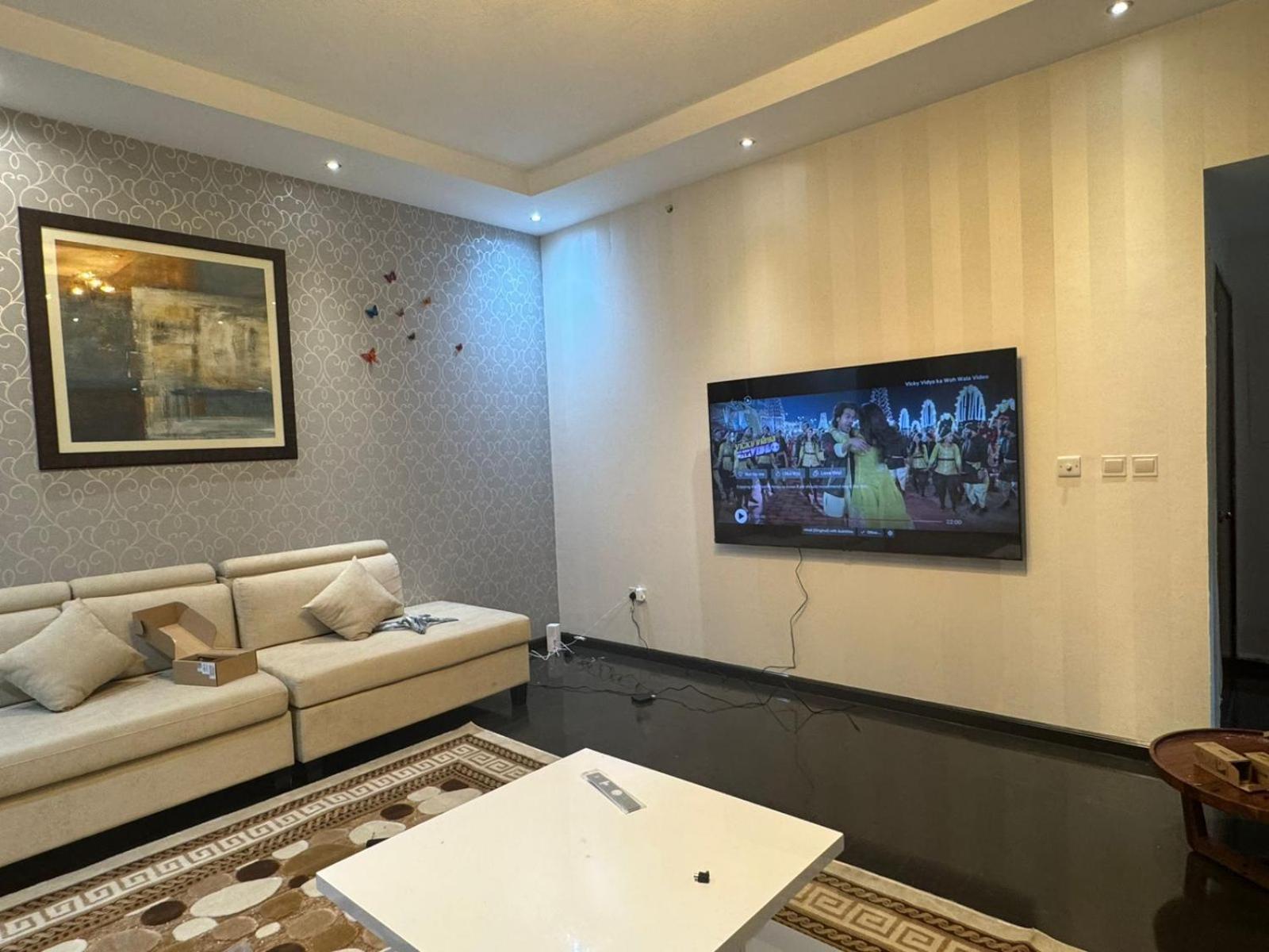 Sadaf 8 Jbr Luxury Master Bedroom Near Tram ดูไบ ภายนอก รูปภาพ