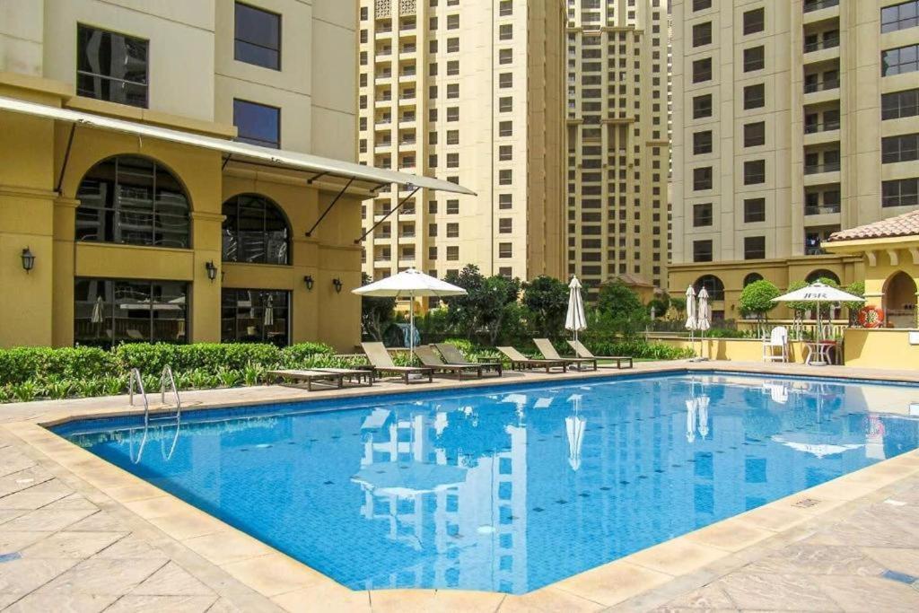 Sadaf 8 Jbr Luxury Master Bedroom Near Tram ดูไบ ภายนอก รูปภาพ